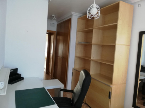 Bright single bedroom in a 3-bedroom apartment near Marítim - Serrería metro station - Gallery - 29