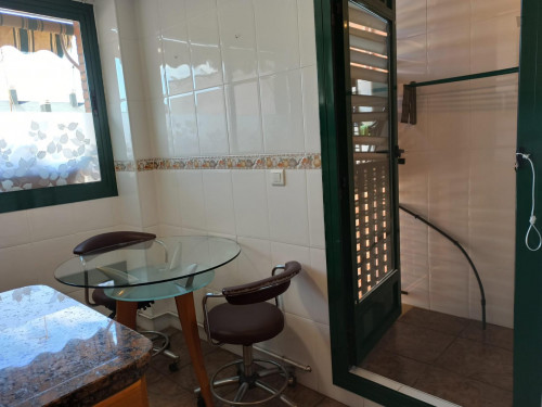 Bright single bedroom in a 3-bedroom apartment near Marítim - Serrería metro station - Gallery - 20