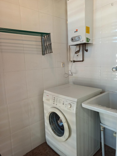 Bright single bedroom in a 3-bedroom apartment near Marítim - Serrería metro station - Gallery - 6