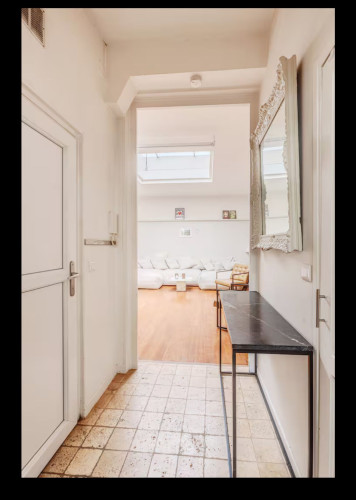 Quiet and luminous flat in nice area (Paris)