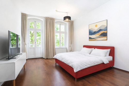 Light-filled 3-room apartment in Prenzlauer Berg