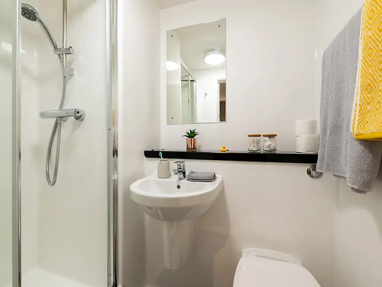 6 Bed Large En-Suite (Superior View) - Carrick View - Gallery - 2
