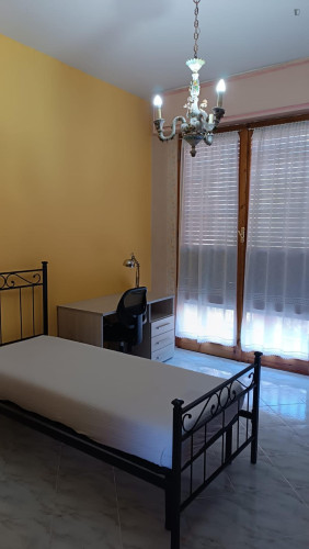 Single Bedroom with Balcony in Siena
