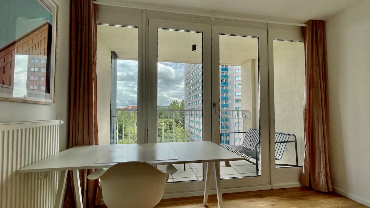 Jumbo Balcony - 3