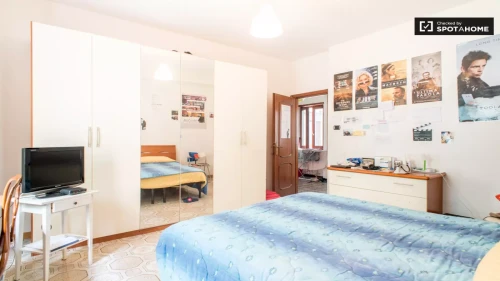 Double room in 3-bedroom apartment with equipped kitchen, Parioli
