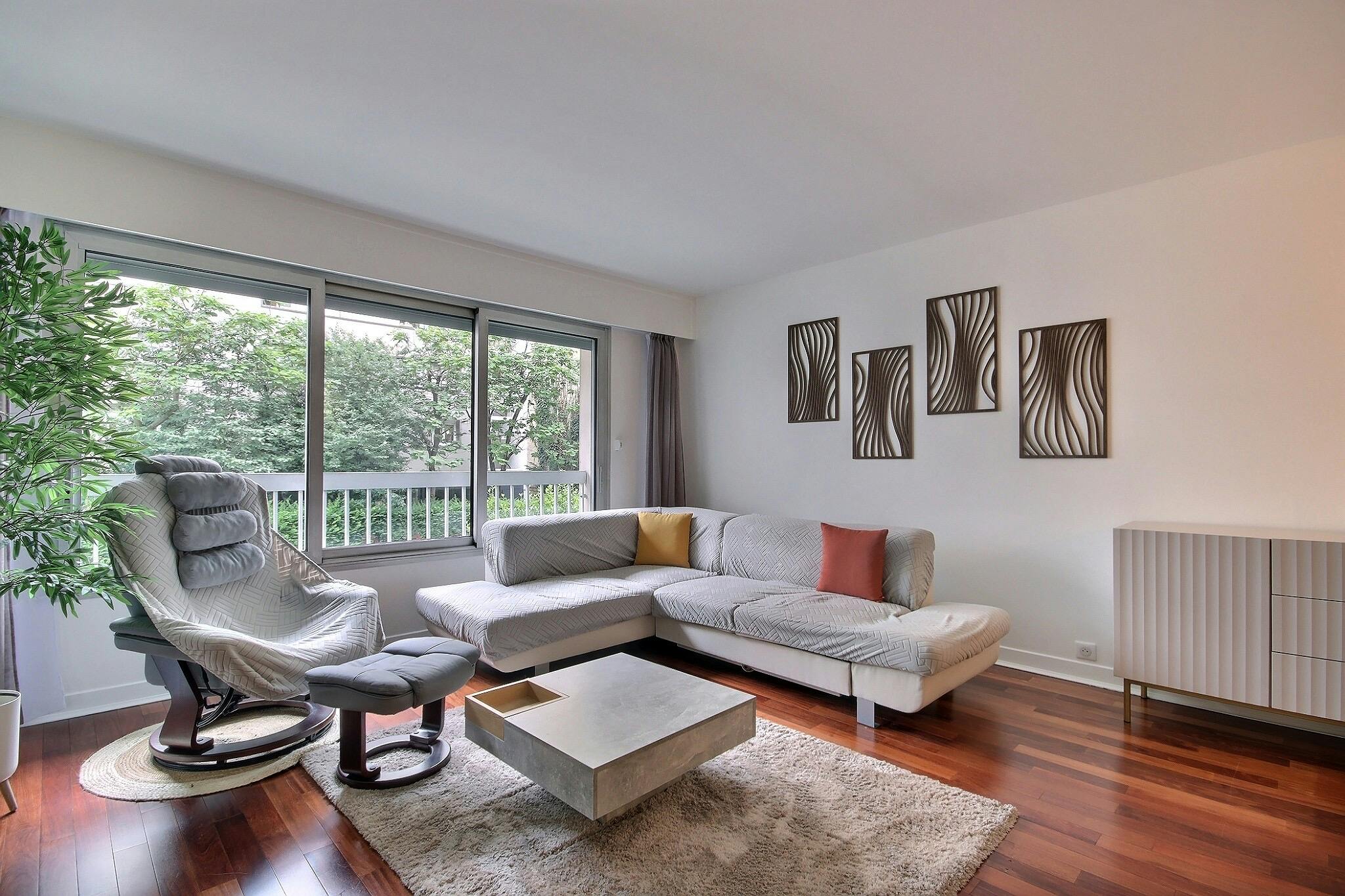  Entire Place  -  Rue Beccaria, Paris  - Gallery -  1