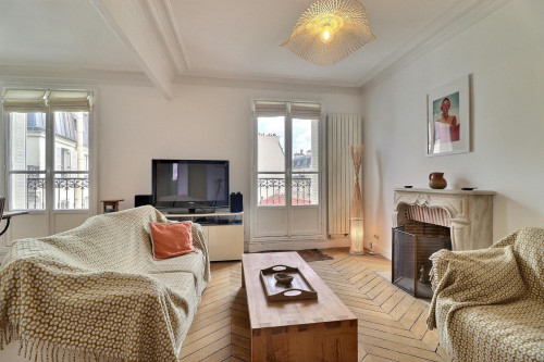 Rue Bougainville, Paris