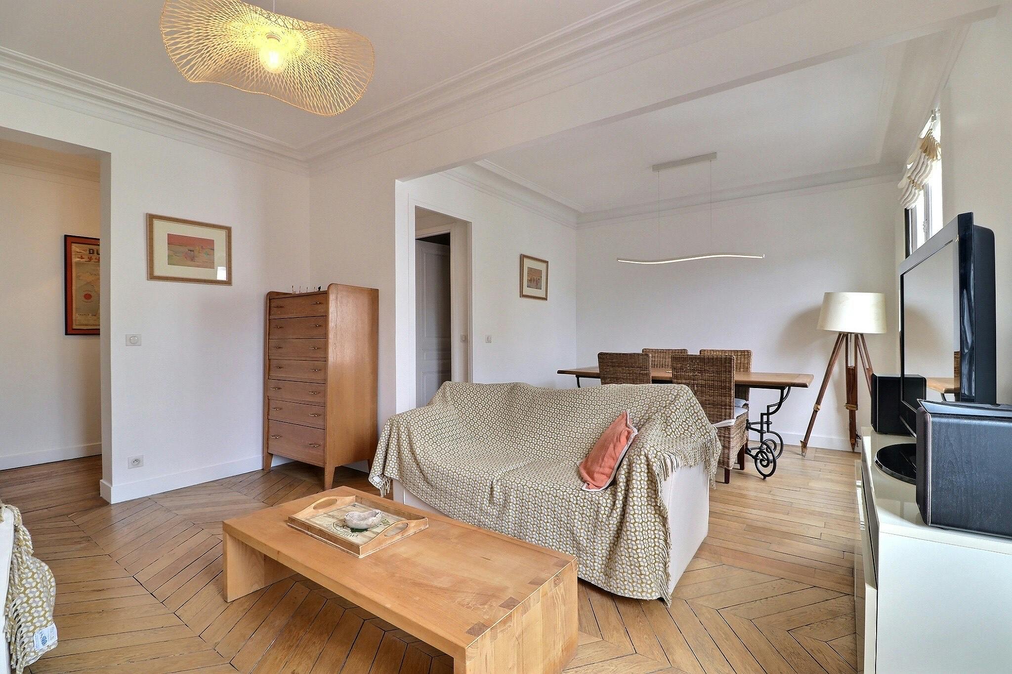 Entire Place - Rue Bougainville, Paris - Gallery - 1