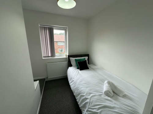 Furlong Road, Manchester - Gallery - 7