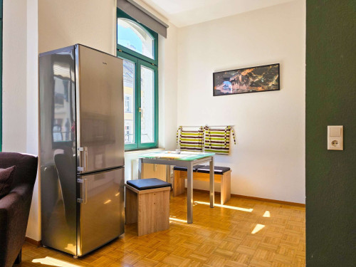 Stylish Art Nouveau Studio with Home Office & Garden in Leipzig  - Gallery -  5