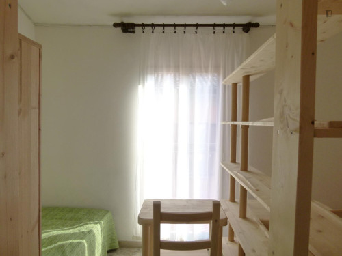 Singe Bed in Shared Bedroom in Bologna