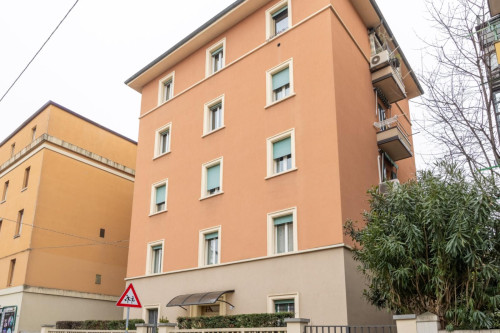 Appealing 2-bedroom apartment in Bolognina