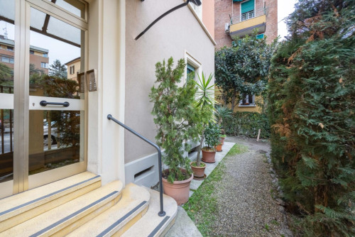Appealing 2-bedroom apartment in Bolognina