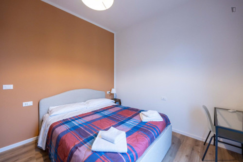 Grand and appealing 5-bedroom flat in Bolognina