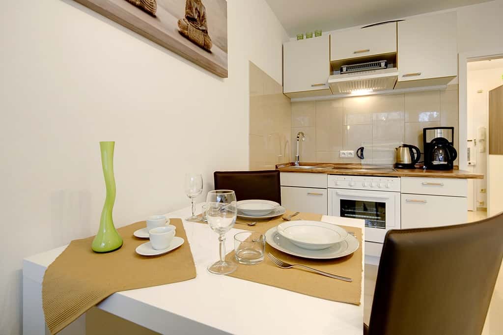 Ruhige Möblierte 1-Zimmer Wohnung Mit Balkon Zum Hinterhof / In München Milbertshofen - Schwabing No - 1