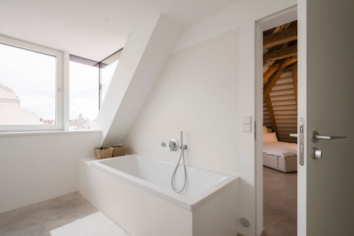 Scandinavian Calm Meets Latin Soul – Schwabing Retreat with Frauenkirche Views(München) - Gallery - 16