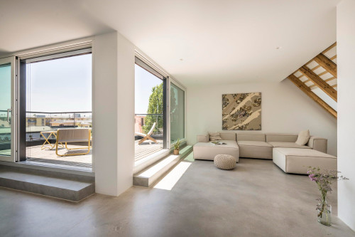 Scandinavian Calm Meets Latin Soul – Schwabing Retreat with Frauenkirche Views(München) - Gallery - 11