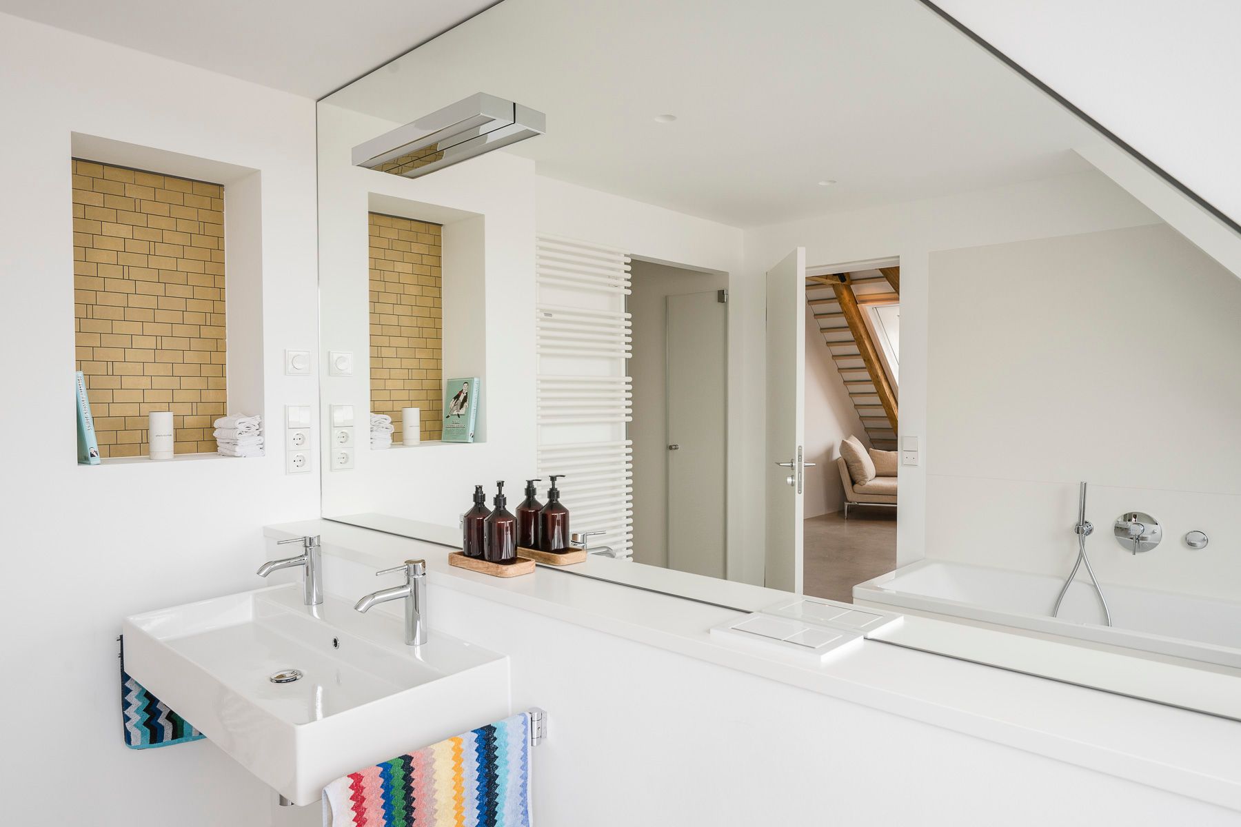 Scandinavian Calm Meets Latin Soul – Schwabing Retreat With Frauenkirche Views(München) - 30