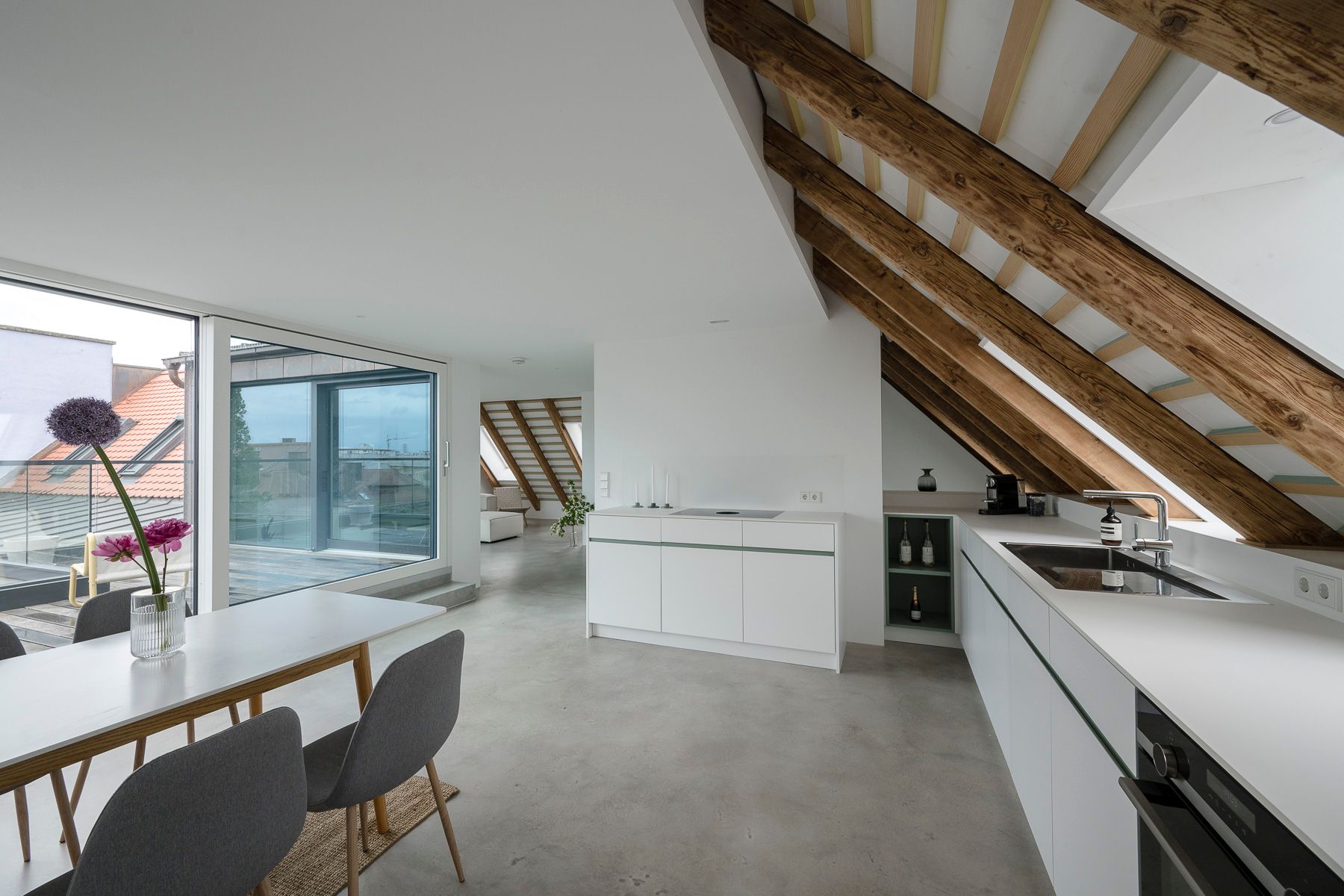 Scandinavian Calm Meets Latin Soul – Schwabing Retreat With Frauenkirche Views(München) - 9