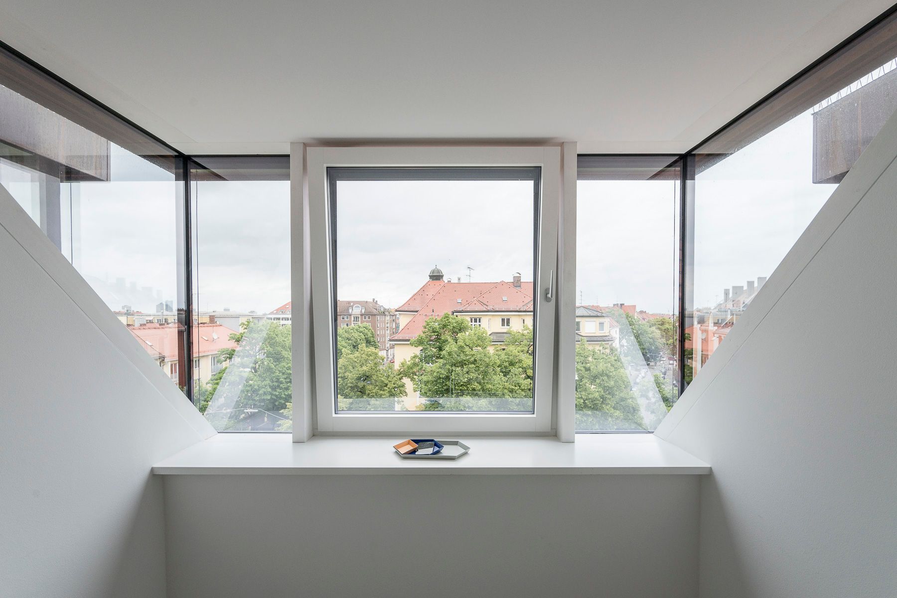 Scandinavian Calm Meets Latin Soul – Schwabing Retreat With Frauenkirche Views(München) - 50