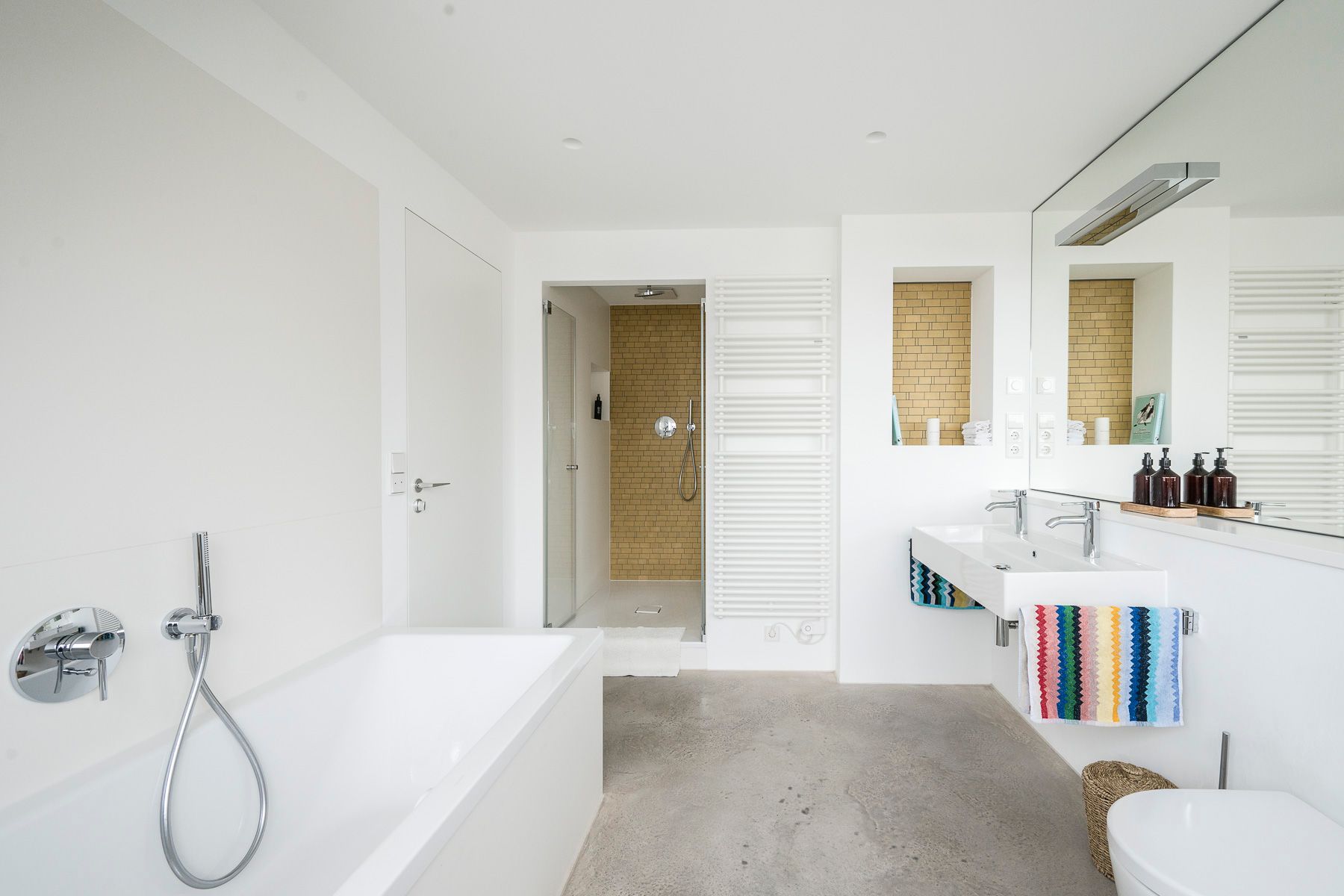 Scandinavian Calm Meets Latin Soul – Schwabing Retreat With Frauenkirche Views(München) - 32