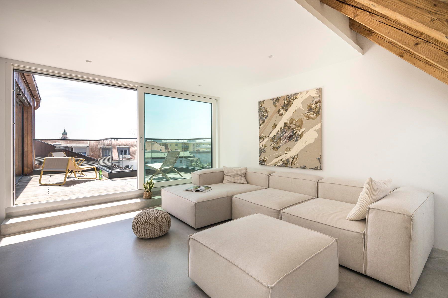 Scandinavian Calm Meets Latin Soul – Schwabing Retreat With Frauenkirche Views(München) - 17