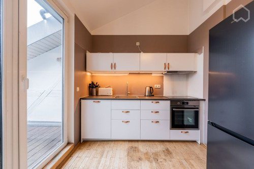 Bright top-floor flat with spacious terrace in the popular Wrangelkiez neighbourhood