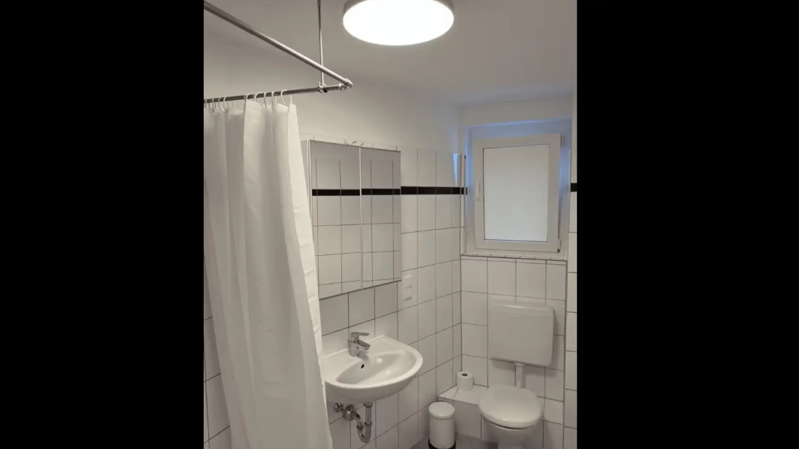  Bedroom 1  -  Room in a shared 3-bedroom apartment for rent in Frankfurt am Main, all bills included  - Gallery -  2