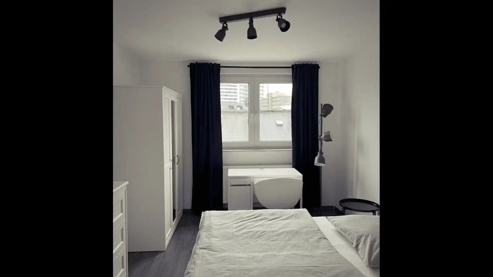  Bedroom 1  -  Room in a shared 3-bedroom apartment for rent in Frankfurt am Main, all bills included  - Gallery -  2