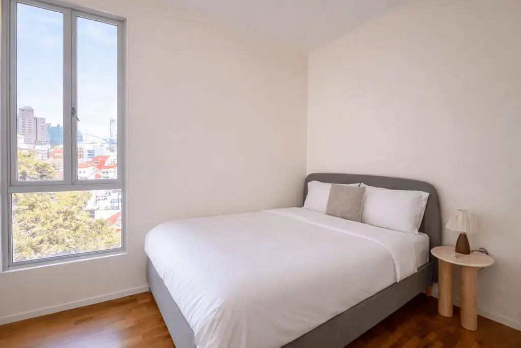 Deluxe Room B - Kerrisdale - Airy Abode - Gallery - 4