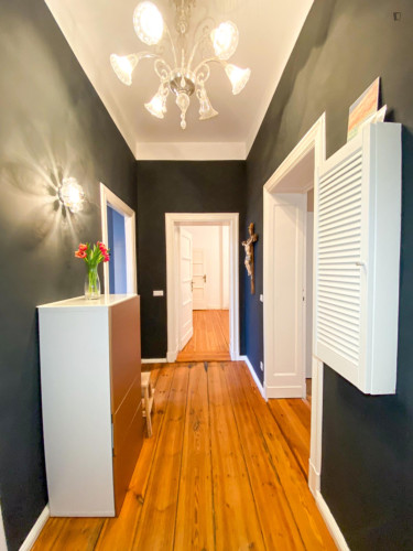 Large 3-Bedroom apartment in Halensee, Berlin