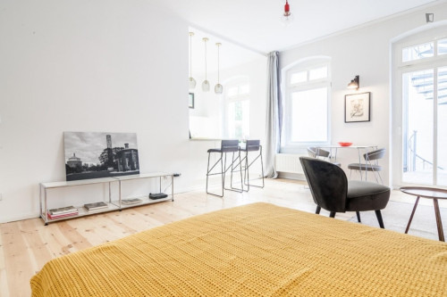 Bright studio near Leise-Park, in Berlin