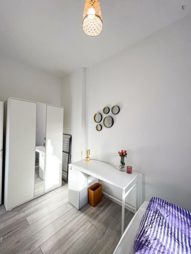 Ample 1-Bedroom apartment near Ostkreuz