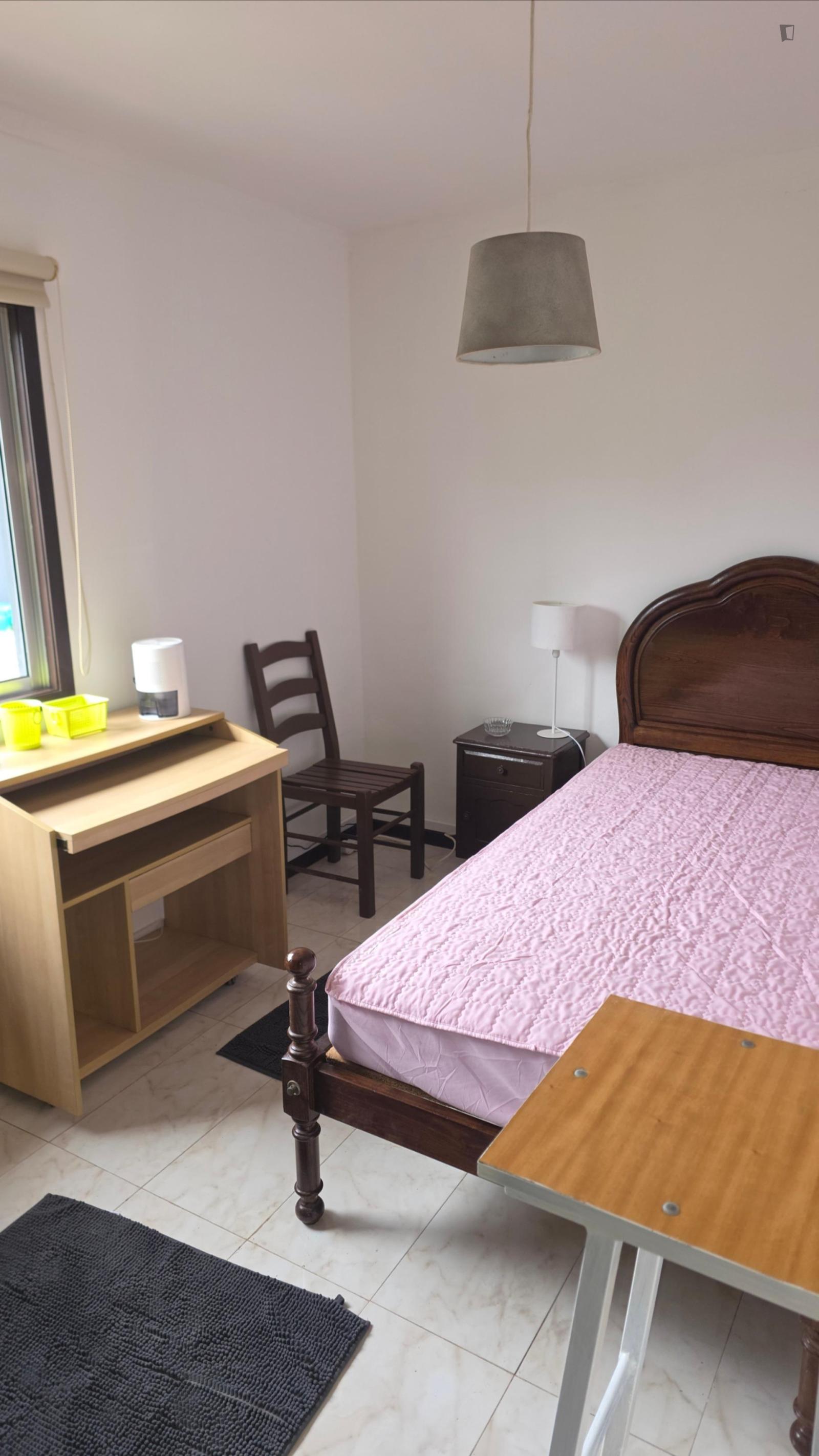  Pleasant Single Bedroom Close To University Of Maia  -  Pleasant Single Bedroom close to University of Maia  - Gallery -  1