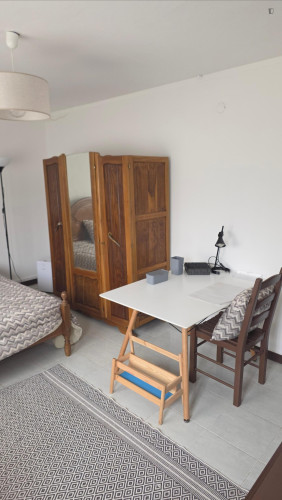 Captivating Double Bedroom close to University of Maia