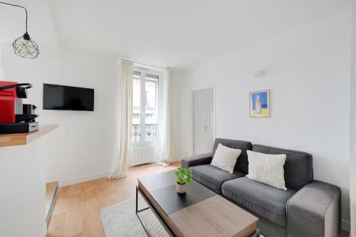 Elegant 32 m² apartment located in the heart of the Belleville district and not far from République