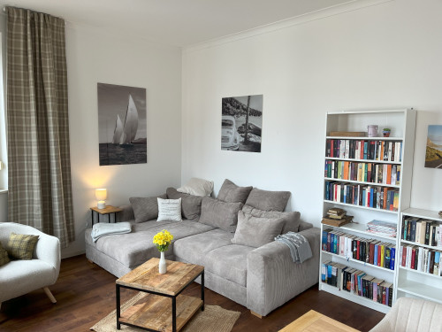 80 sqm Cozy and nice apartment in downtown Duisburg