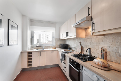 2 Bedrooms and balcony in Charonne