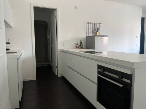 Exclusive 2-Room Designer Apartment in Wave Berlin – Fully Furnished, with Parking & Rooftop Access