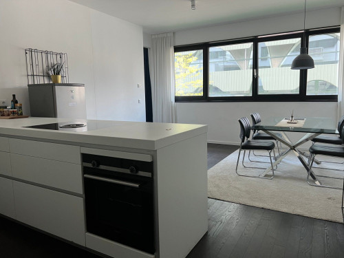 Exclusive 2-Room Designer Apartment in Wave Berlin – Fully Furnished, with Parking & Rooftop Access