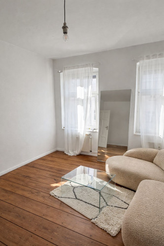 Helle 51 m² Wohnung in Toplage Berlin-Mitte – teilmöbliert, befristete Untervermietung