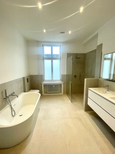 Newly renovated two bedroom apt in Charlottenburg