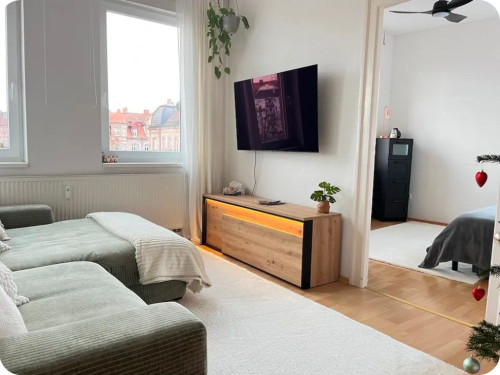 Modern Apartment | High Sealing | 5min to Castle