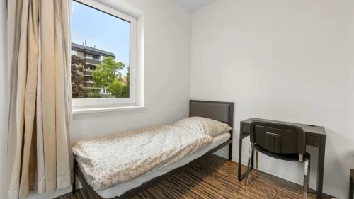 Bed for rent in a shared room, bed sheets included - Rooms