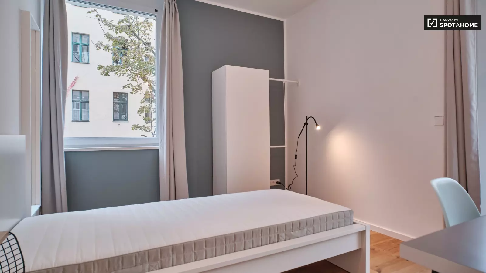 Bedroom 4 - 8