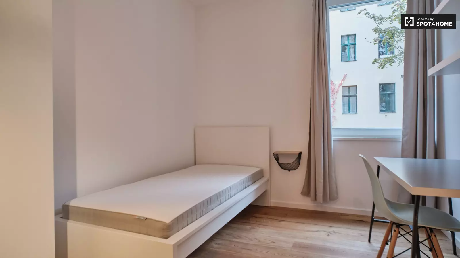 Bedroom 4 - 12