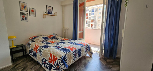 Bright double bedroom near Gratte Ciel metro  - Gallery -  5