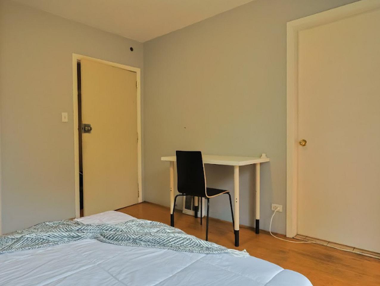 Private Room - Lovely Comfortable House w/ Terrace + Garden near Shannon Mews Park Home - Gallery - 7