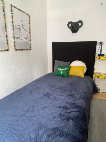 Fascinating Single Bedroom close to Coimbra University