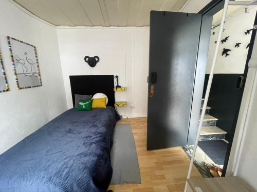 Fascinating Single Bedroom close to Coimbra University